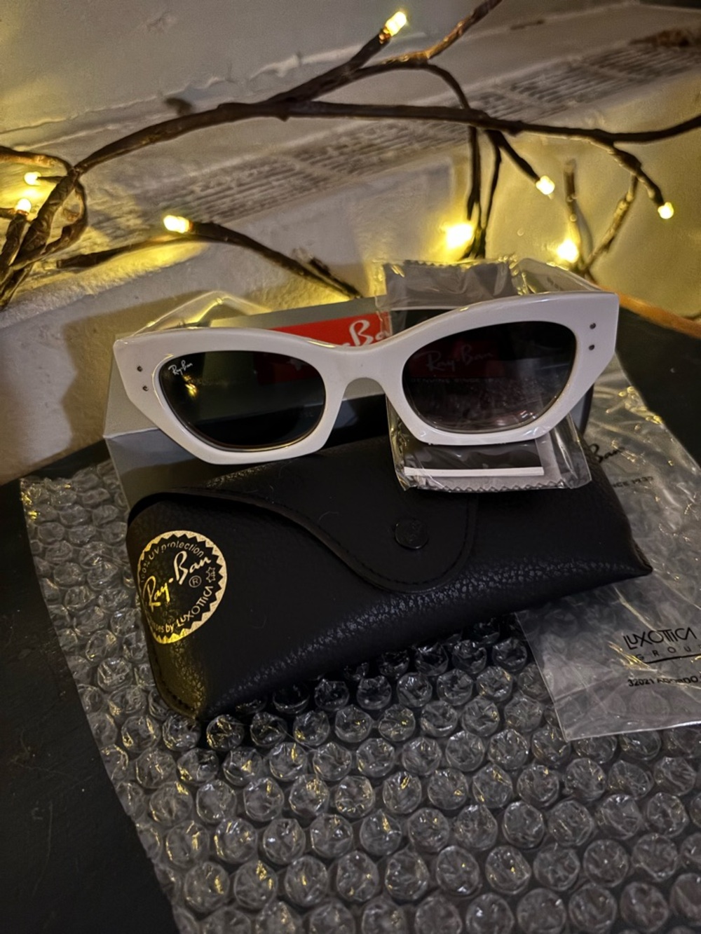 Ray-Ban White Retro Cat-Eye Sunglasses with Dark Lenses BNWT